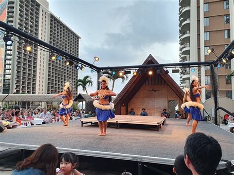 Waikiki Starlight Luau Honolulu 2019 All You Need To Know Before