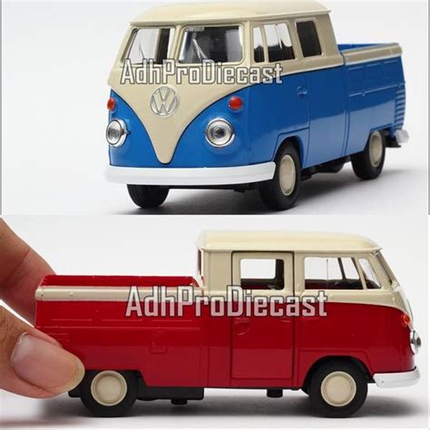 Melansir laman autoblog hari ini, kamis, 15 juli 2021, miniatur campervan ini lego dibuat dari 2.207 bongkahan lego dengan panjang 13,5 inci, lebar 5,5 inci, dan tinggi 6 inci. Jual Miniatur Mobil Vw Volkswagen Kombi T1 Merah Pickup ...