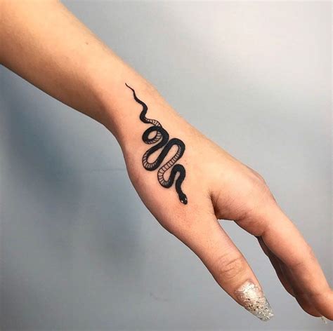 Share 78 Snake Hand Tattoo Latest Esthdonghoadian