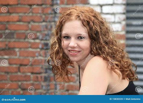 femme rousse mignonne photo stock image du humain femelle 15830320