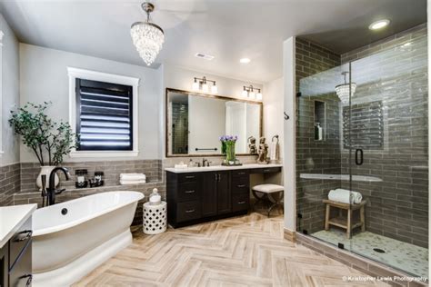 For more ideas and inspiration, check out these 25 master bathroom decorating inspirations. 20+ Shabby Chic Bathroom Designs, Decorating Ideas ...