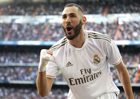 Benzema signalled to france's bench for him to be replaced in the first half. 'Não se confunde a Fórmula 1 com corrida de kart', provoca ...