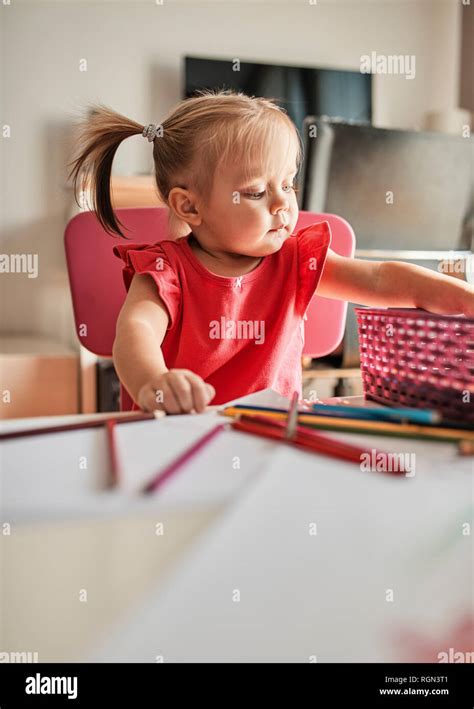 Little Girl Drawing Pencils Hi Res Stock Photography And Images Alamy