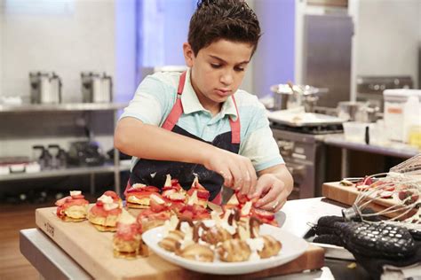 Cutthroat kitchen hands four chefs each $25,000 and the opportunity to spend that money on helping themselves or sabotaging their competitors. Food Network, HGTV And Travel Channel Turn To Kids And ...