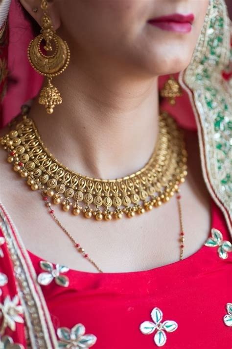 30 Bridal Gold Necklace Designs To Check Out Before Buying