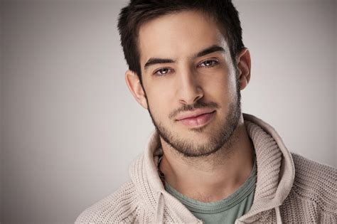 Maybe you would like to learn more about one of these? Comment avoir une belle barbe de 3 jours