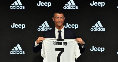 Cristiano Ronaldo: vita e opere di una divinità del calcio