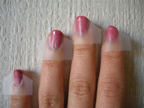 Nos idées de déco ongle facile promettent de vous inspirer dans la quête du dessin ongle simple qui vous colle le mieux ! Dessin Ongles Facile A Faire