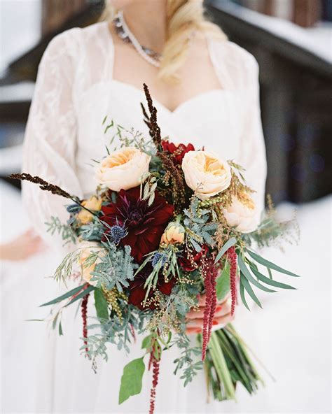 20 Chic Wedding Bouquets Ideas For Winter Brides