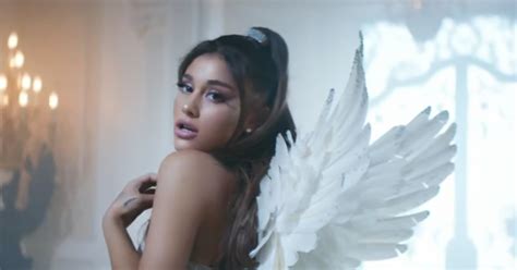 Ariana Grande Dans Le Clip De Dont Call Me Angel Bande Originale Du Film Charlies Angels Le