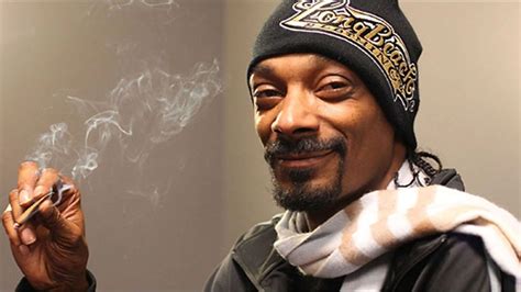 Rapper Snoop Dogg Smokes 150 Joints A Day Reveals Professional Blunt