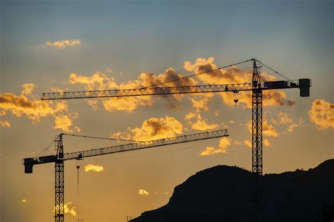 How Do Tower Cranes Work