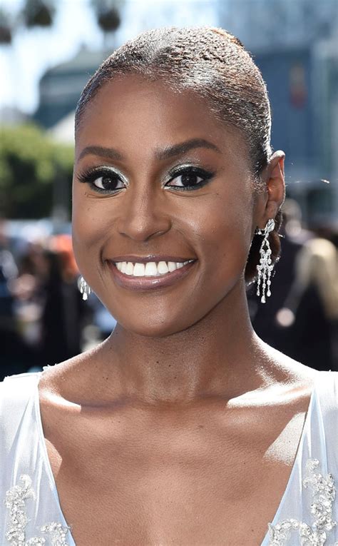 Issa Rae From Best Beauty At The Emmy Awards 2018 E News