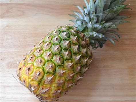 Learn How To Prepare And Enjoy Fresh Pineapple - Eastern Iowa Government