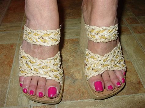 ex mature milf girlfriend sexy toes and feet exposed when … flickr