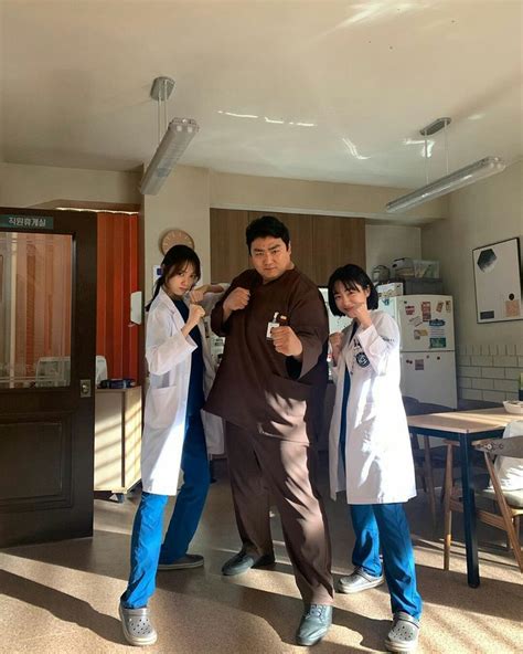 An incident at the reception leaves teacher kim's future uncertain, and the other doctors anxious. Romantic Dr. Teacher Kim season 2 2020 Lee Sung Kyung ...