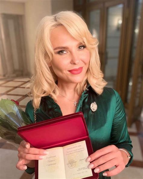 Как же обрадовал сидаков, просто красавец надеюсь завтра и танк возьмёт своё. Рейтинг дня: Пелагея подчеркнула тонкую талию изумрудным ...