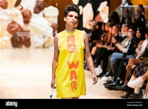 Model Modelling On Catwalk For Vinomi Opinions Show For London