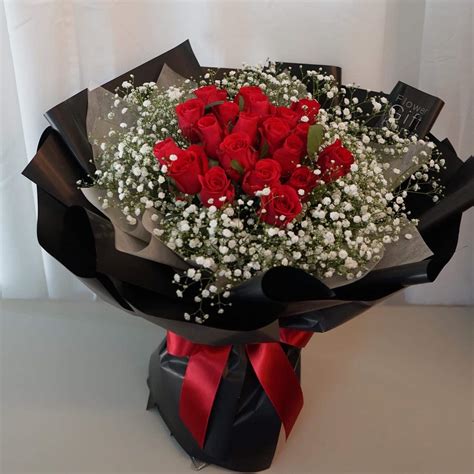 Roses And Babys Breath Bouquet Flower T Korea
