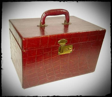 Vintage Maroon Leather Train Case/Hard Shell Cosmetic Case /Make Up ...