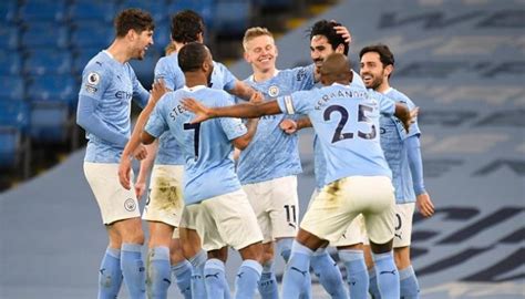 تصدر مان سيتي مجموعته بدوري الأبطال الموسم الحالي، والتي ضمت بورتو وأولمبياكوس ومارسيليا، برصيد 16 نقطة من 5 مرات فوز، وتعادل وحيد، ثم عبر دور الستة عشر على حساب بروسيا مونشنجلادباخ الألماني. مان سيتي