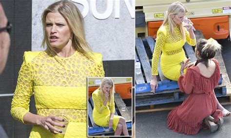 Lara Stone Pictured In Heated Discussion At Melbourne Cup Daily Mail