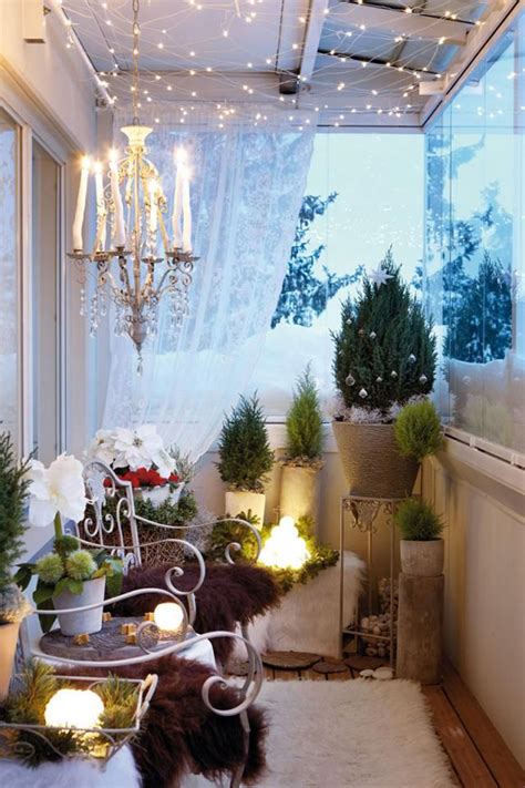 20 Awesome Christmas Balcony Ideas Homemydesign