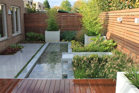 18 Snazzy Modern Water Features For Your Garden