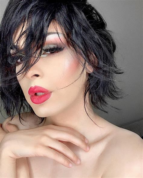 Beautiful Hair Style Sexy Red Lips Soft And Canelasissy