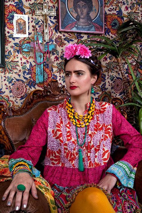 Frida Kahlo On Behance Frida Kahlo Style Mexican Fashion