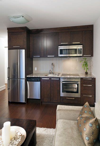 Less Than 9 Feet Wide This Kitchenette Packs Lots Of Options For