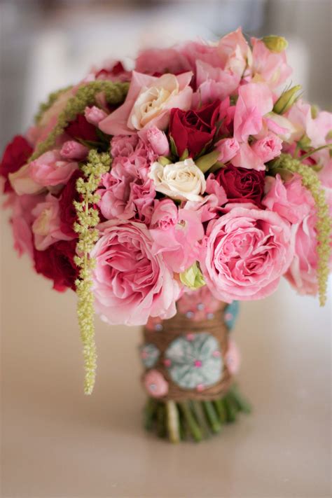 Bouquet Featured Garden Roses Lisianthus Sweet Peas Spray Roses