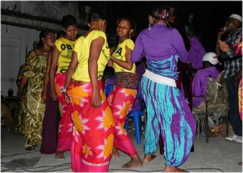 Tanzanian Ladies Are Very Naughty See What They Do On The Dancefloor