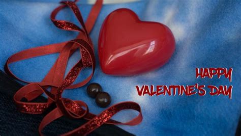Bahan yang diperlukan untuk membuat pembatas buku jenis ini adalah polymer clay atau polimer tanah liat sebagai bahan utama, lalu kardus tebal, plastik, cat akrilik, dan lem. Cara Memilih Hadiah Valentine Berdasarkan Zodiak ~ diedit.com