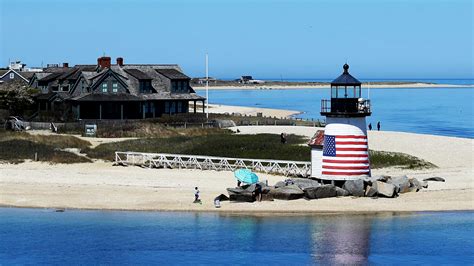 Nantucket One Of Americas Richest Islands Got Pummeled By Covid