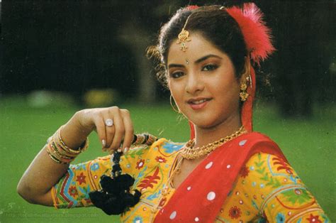 Top 10 Hot Divya Bharti Hd Pics Photos And Wallpapers Collection Hd Art Wallpapers