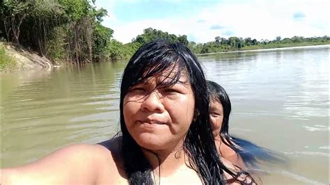 Banho Em Família No Rio Xingu Youtube