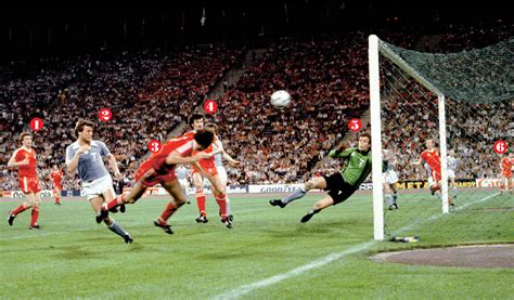 Старт сезона 8 августа матчем с «ковентри»! Frozen in time: Forest v Malmo, European Cup final, 30 May ...