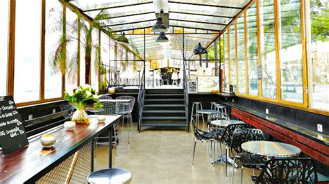 Natif d'osaka, au japon, toshi s'installe à paris en 2001 et fait son initiation à la cuisine française aux côtés de joël robuchon, alain passard et philippe legendre. La Nouvelle Seine in Paris - Restaurant Reviews, Menu and ...