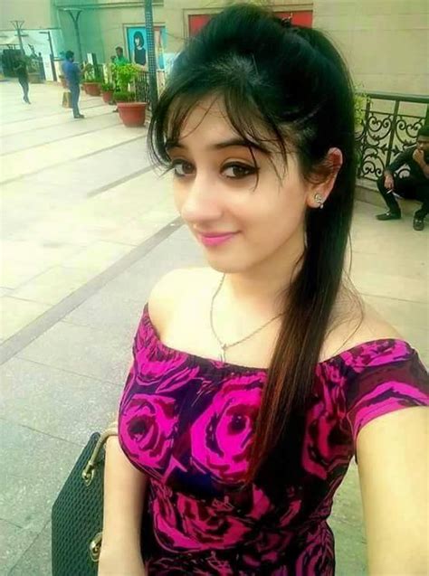 Indian Desi Sexy College Girls And Auntiies