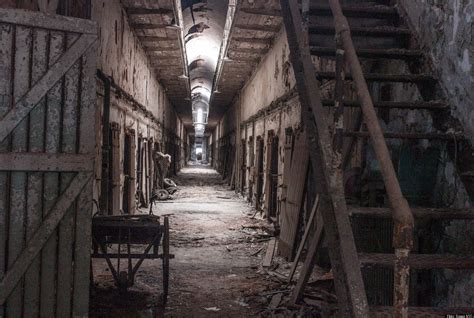 Haunted Prison Tours Put Boredom Behind Bars Haunted Places Scary