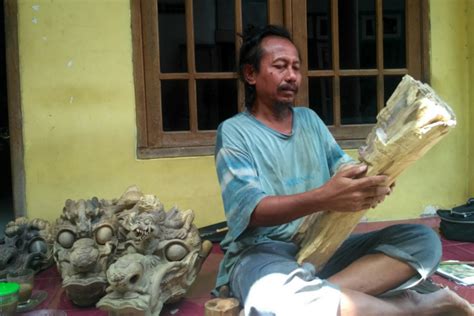 Tak lama kemudian, muki dengan lembutnya menciumi. Gambar Mentahan Kartu Member Grup Kesenian Jaranan Kediri ...
