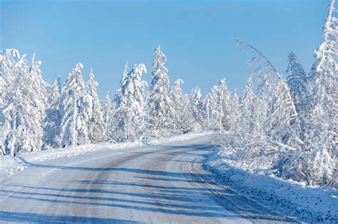 A Guide To Driving In Snow And Ice Insure 2 Drive