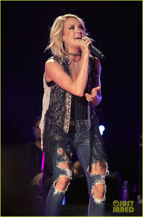 Carrie Underwood And Sam Hunt Rock Cma Music Festival 2016 Photo 3679743