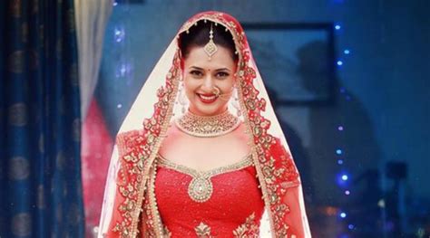 Divyanka Tripathi Gorgeous Bridal Look Top 10 Tale