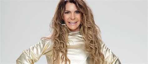 Pra descrever uma mulher não é do jeito que quiser primeiro tem que ser sensível senão, é impossível quem vê por fora, não vai. Elba Ramalho, que é do grupo de risco, testa positivo para ...