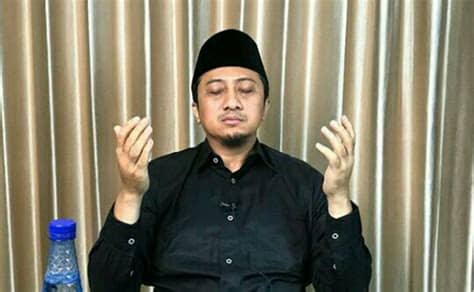 Ayahanda tercinta meninggal dunia, kamis (13/2/2020) pagi di sebuah rumah sakit. Ustadz Yusuf Mansur Akhirnya Buka Suara Terkait Adzan ...