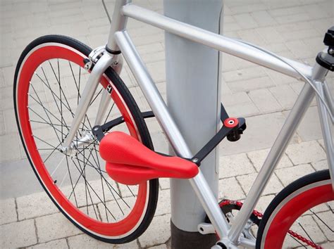 Never Leave Your Bike Lock Behind Yanko Design