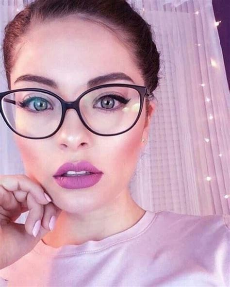 Woooow This Look More Ideas Annika Grant Cute Glasses Girls With Glasses New Glasses