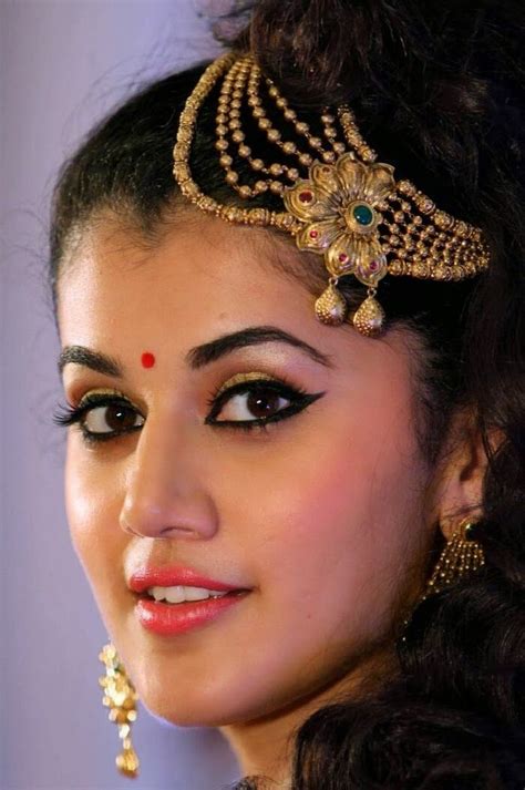 Glamorous Taapsee Pannu Face Closeup Photos Smiling Beautiful Bollywood Actress Most Beautiful